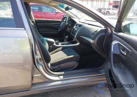 2015 Nissan Altima 2.5 S из США, поврежденный, VIN 1N4AL3AP5FC583705